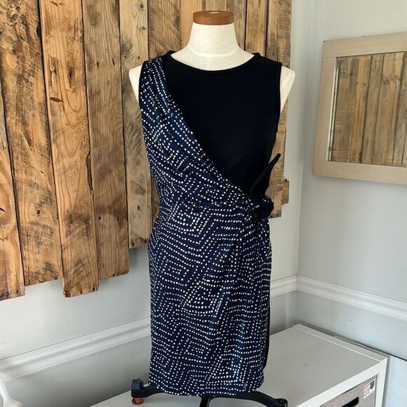 Diane Von Furstenberg Size 4 Dhalia Batik Midnight Faux Wrap Side-Tie Dress Silk - Picture 3 of 16